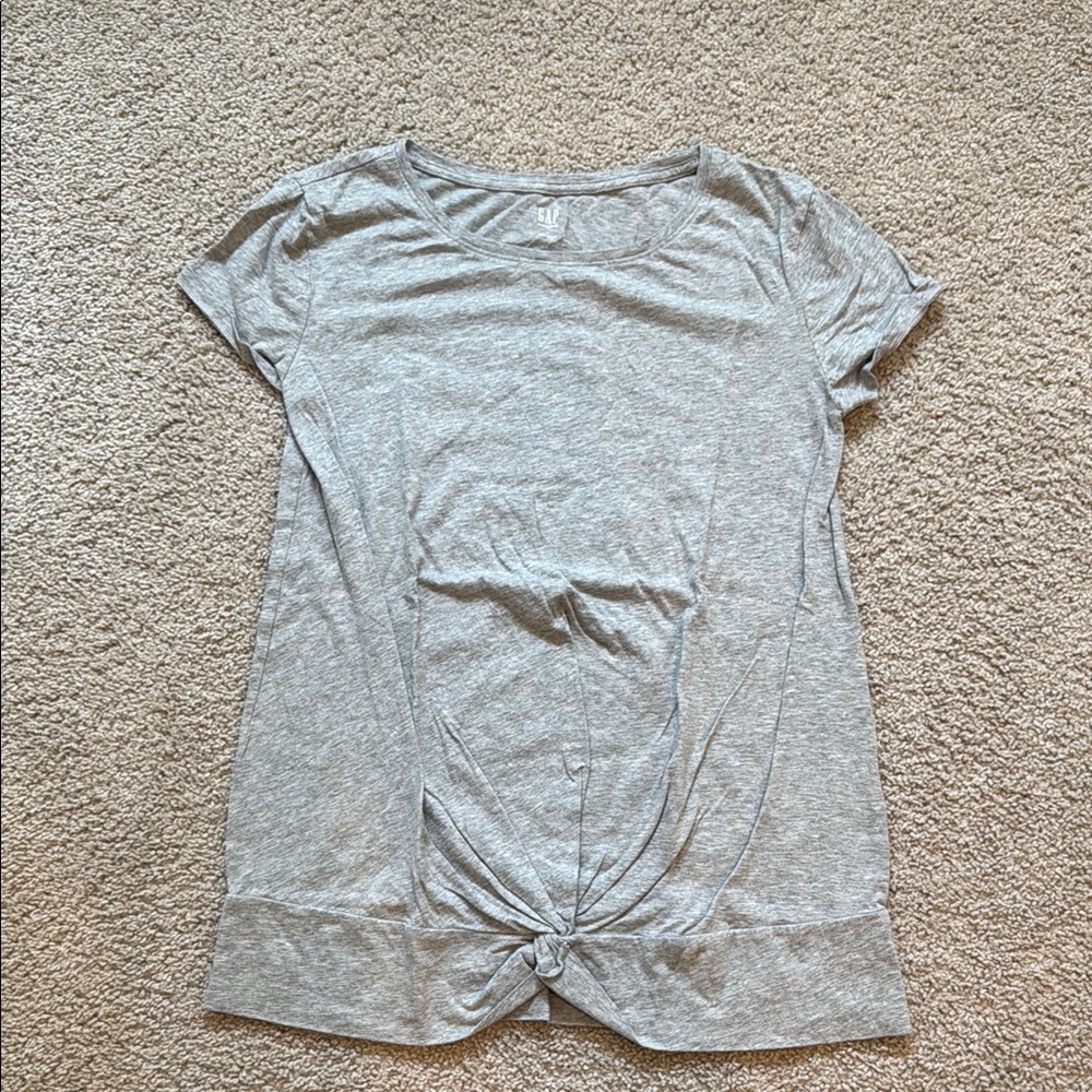 GAP Gray Short Sleeve Tie Front Maternity T-Shirt (Small)